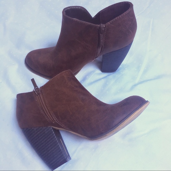 Michael Antonio Brown Ankle Booties - Picture 4 of 8